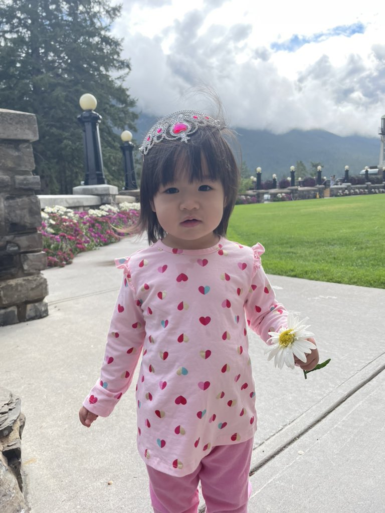 michaelhenniger's tweet photo. What does a princess do in her ballroom? Why dance of course! Thanks to @banff_springs for the great stay! https://t.co/Pd49LBmeG1