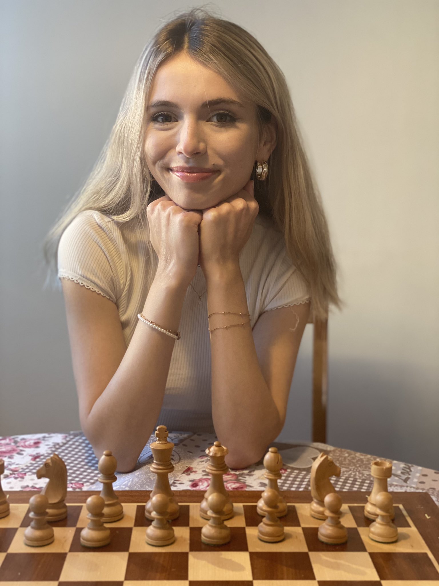 Anna Cramling on X: Gym = Better chess? 🤔  / X