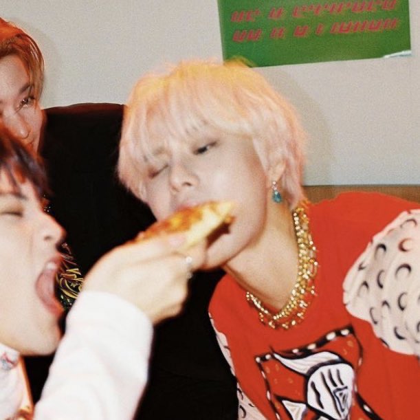 itfeelstory's tweet photo. 🍕❤️‍🔥 https://t.co/Pce6xODE2h
