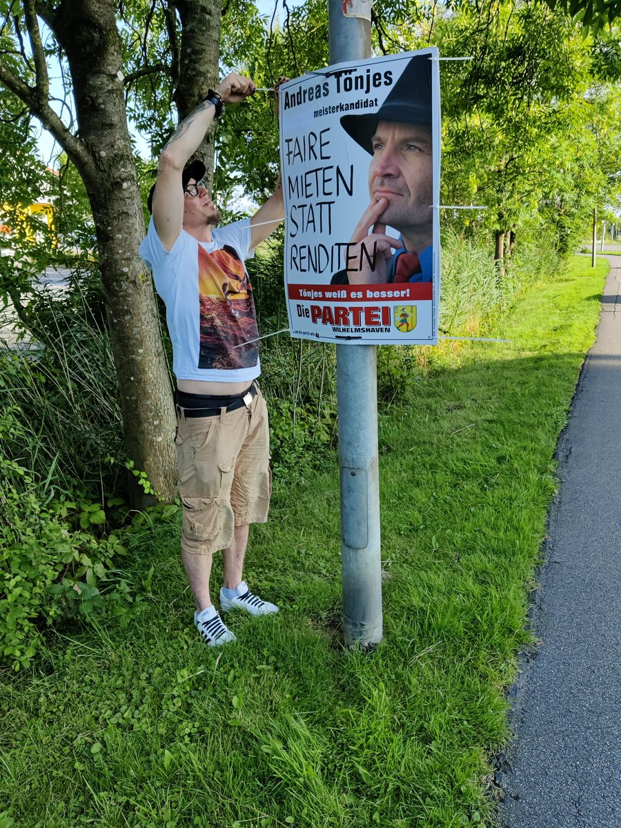 In Wittmund sind nun auch sehr gute Plakate zu erblicken!

@ToenjesAndreas #diePARTEI #Wittmund