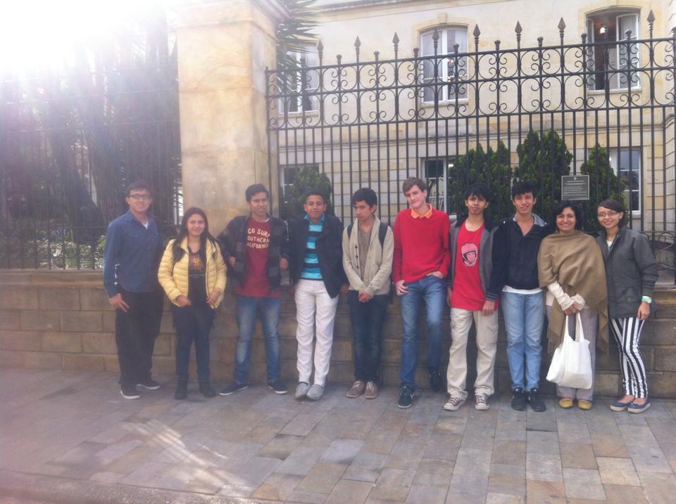 CRISGOTE's tweet photo. Visitando con #misestudiantes Patrimonio histórico, científico y cultural...Esperando volver a #Colombia  el @OAN gracias por contribuir a la astronomía y cielo para todos. Una gran escuela @astrosvd @mahiguerag @gosa_oan @astronomilo 218 años (OAN desde 1803) https://t.co/h3s6OtuPnW
