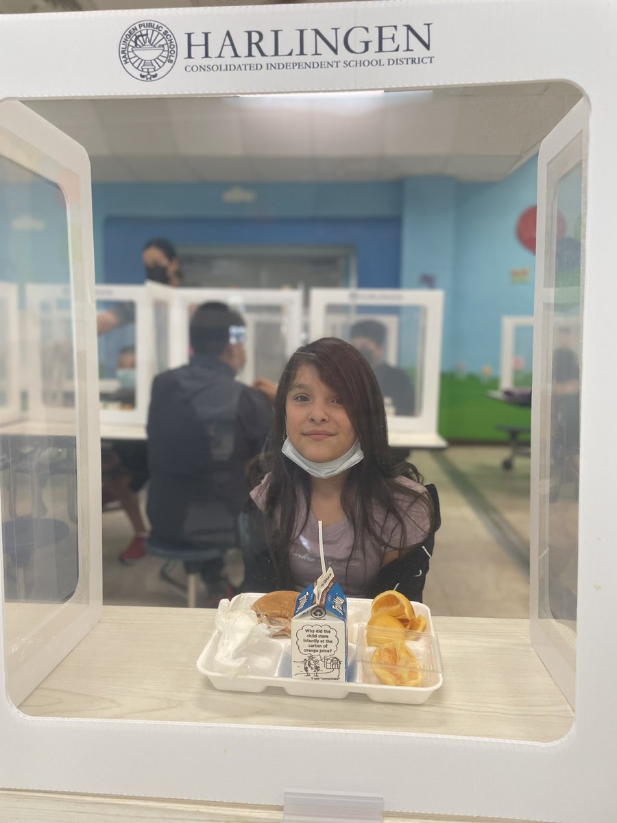 Lunch time! 🍎🍔 #lamareagles