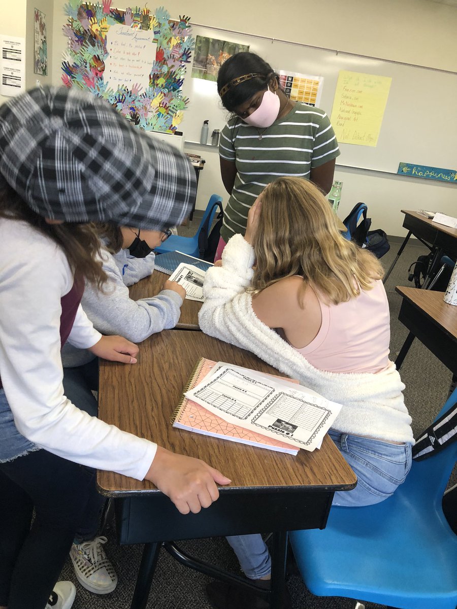Browns_Class's tweet photo. Escape room on teamwork - teamwork makes the dream work! @LeanderTigers @LeanderISD @Browns_Class https://t.co/7OQvPkeSI4