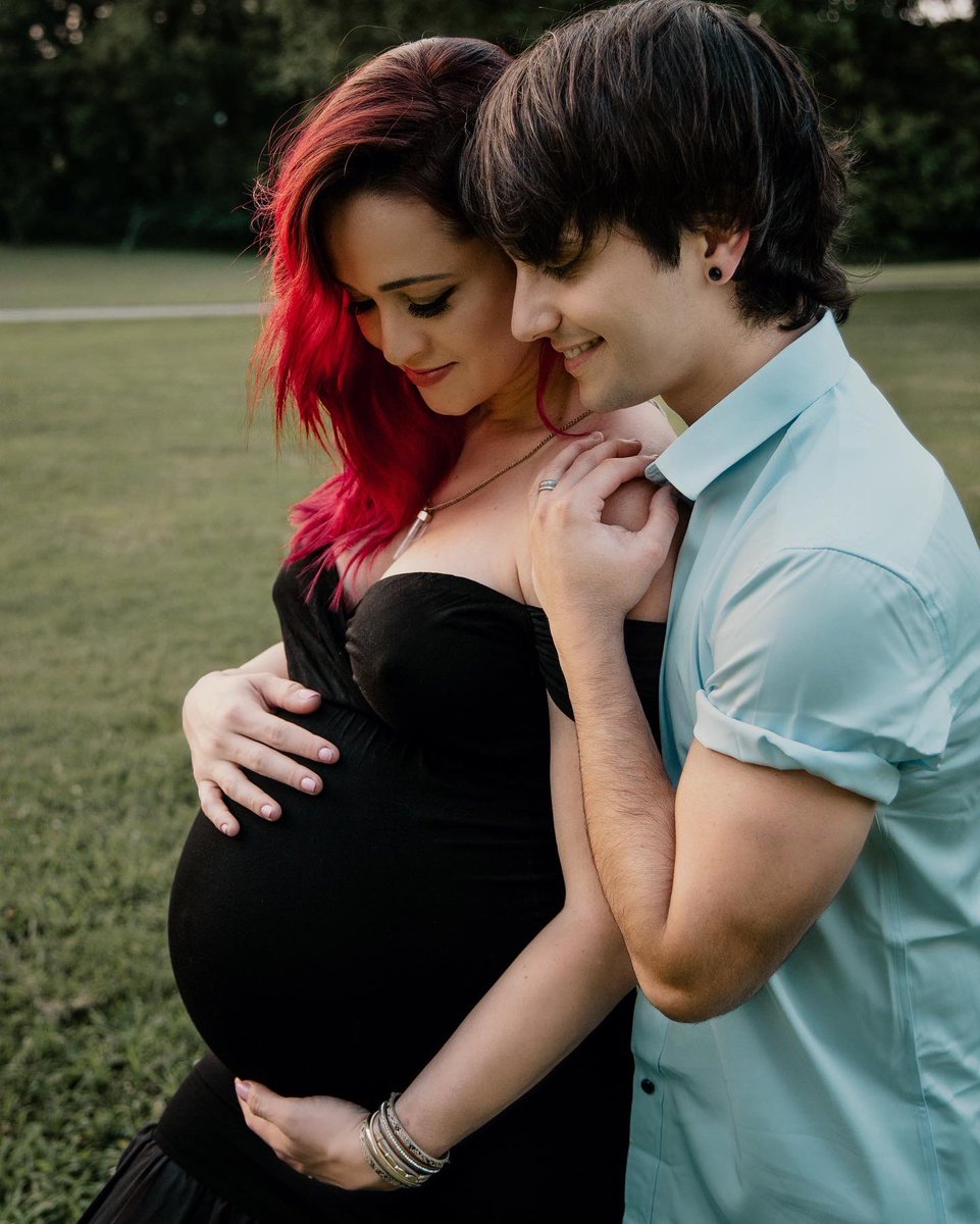 JaclynGlenn's tweet photo. Still🤰so here are some more pics :) @dmfdmfmusic 

https://t.co/wUV4ct7of3 https://t.co/mQ8InkjCei