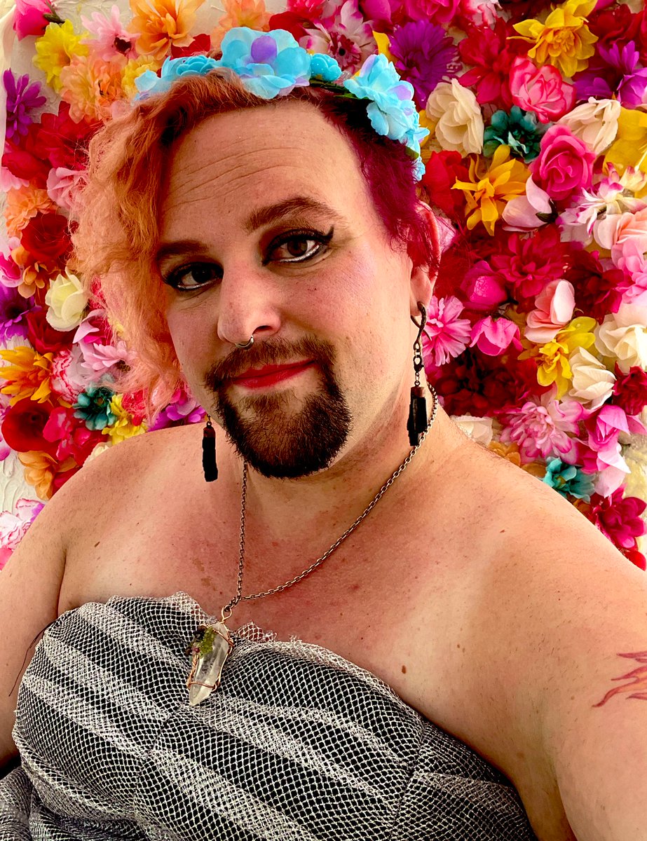 LabelsRejected's tweet image. BTS at a pastel picnic photo shoot 🖤💜🖤