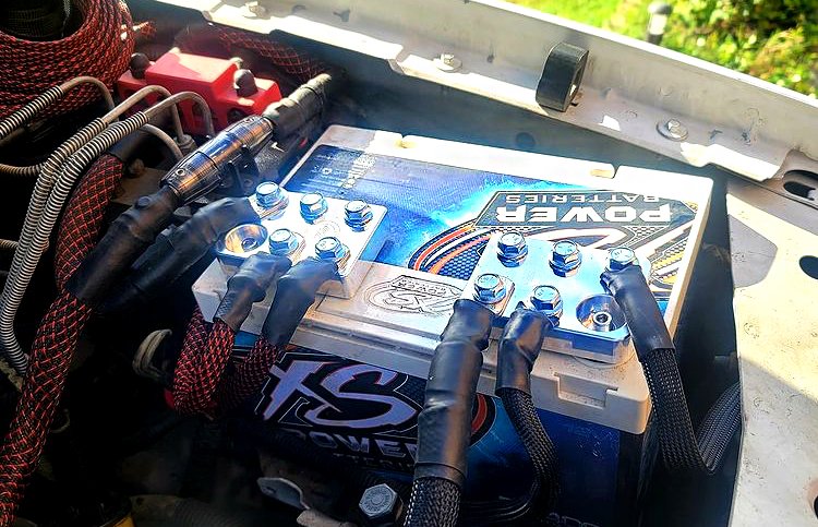 4xspower's tweet photo. @cp_designs_512 the new terminals and #XSpowerBatteries #OEMupgrade look great! Awesome work, thanks for the tag! #XSpower #ChargedLife #StayCharged #RealPowerUnrealPerformance #4xspower #CPdesigns https://t.co/bpHLr03tZT