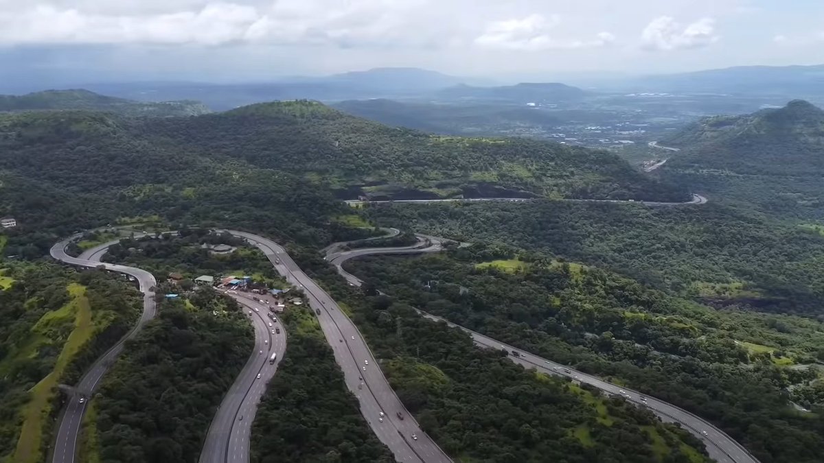 cbdhage's tweet photo. Mumbai Pune Expressway. #MPEW https://t.co/hRpQCdiKit