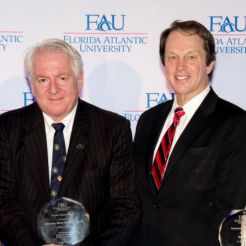 FAUpresident's tweet photo. R.I.P. Robert “Skipp” Orr ’76. He was a proud Owl who had an impressive career and always made time for his alma mater. We will truly miss him. https://t.co/1Xfy1YD4lq  @FAUHistoryDept @faualumni #FAU https://t.co/9gG0WD56ac