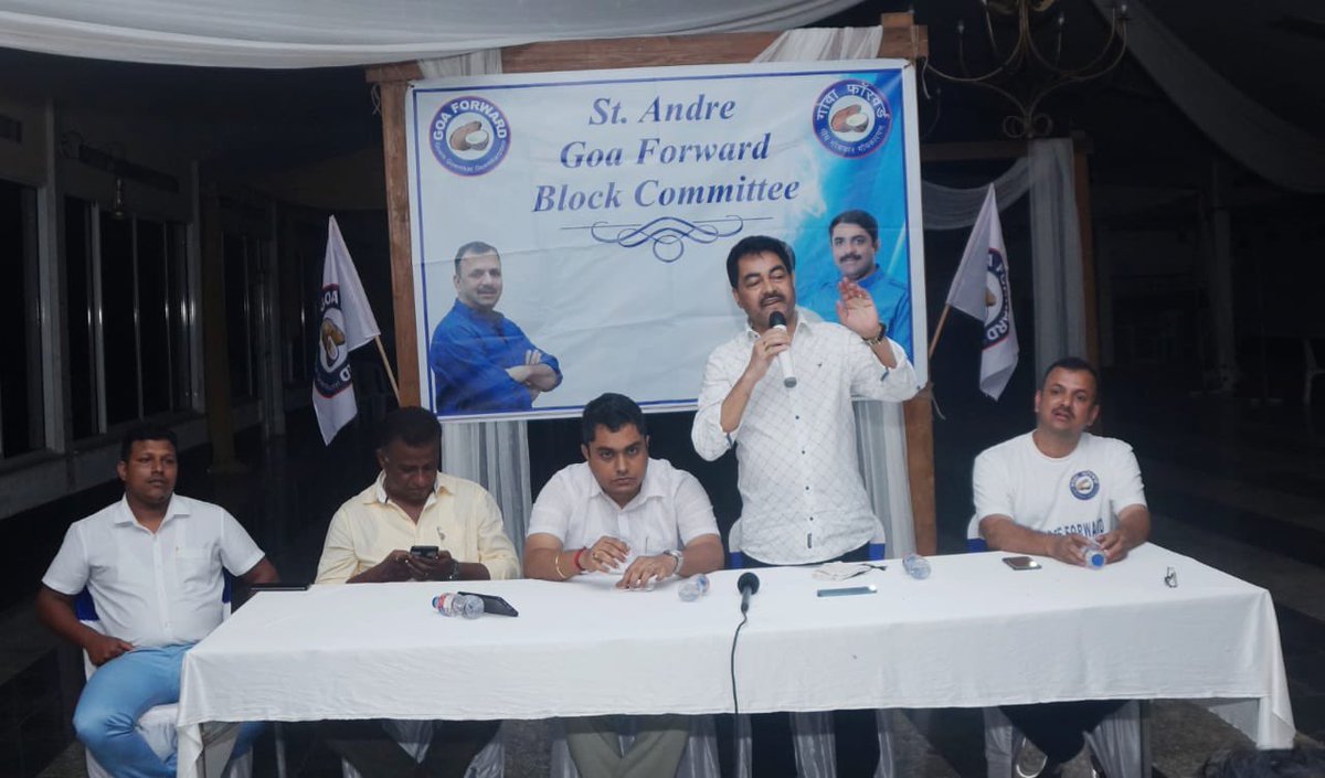 durgadasskamat's tweet photo. Attended St.Andre Constituency Block Meeting along with @KandolkarKiran @NazarethJohn and @J_bhobe.

Reviewed the preparations for the visit of our @Goaforwardparty President @VijaiSardesai on Sunday 22nd August 2021.

#StAndreForward 
#GoaForward https://t.co/reyC2lHJoj