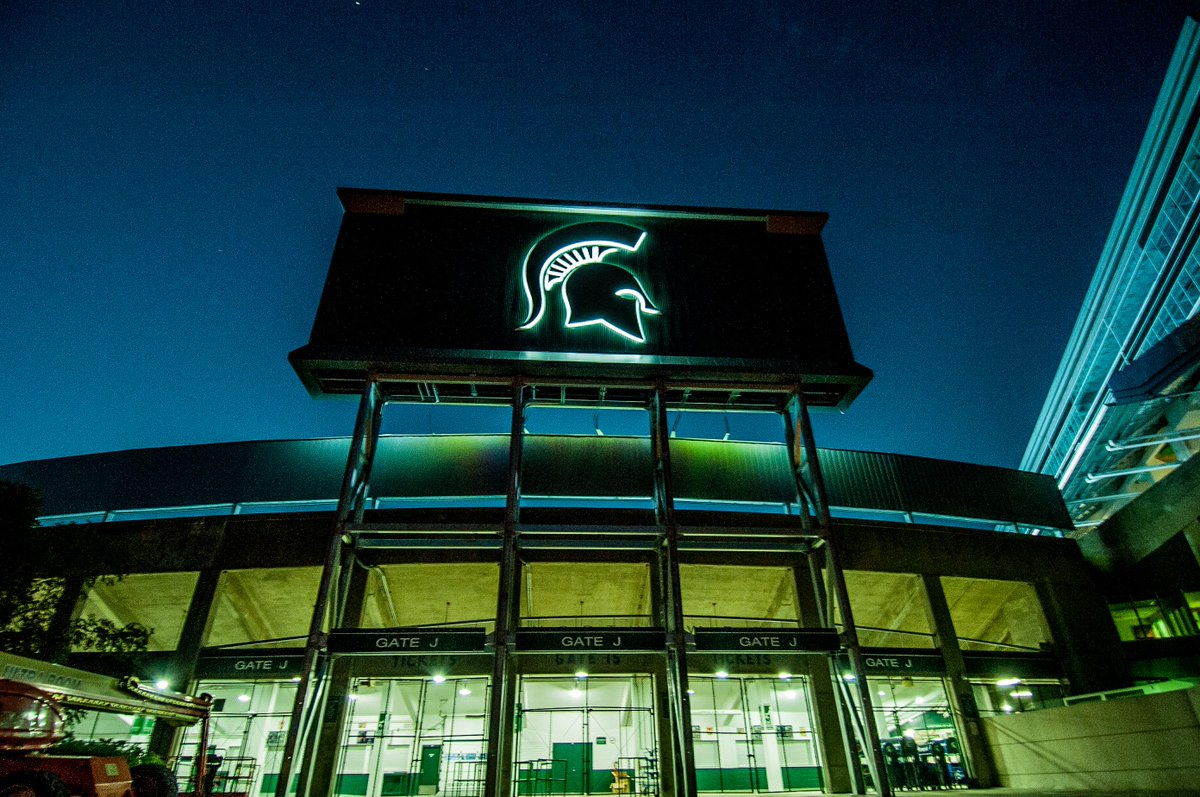 MSUnews's tweet photo. .@MSU_Athletics announces the face covering policy for fall events. https://t.co/0tDtWhBSK9 https://t.co/1d9RKuwwSa