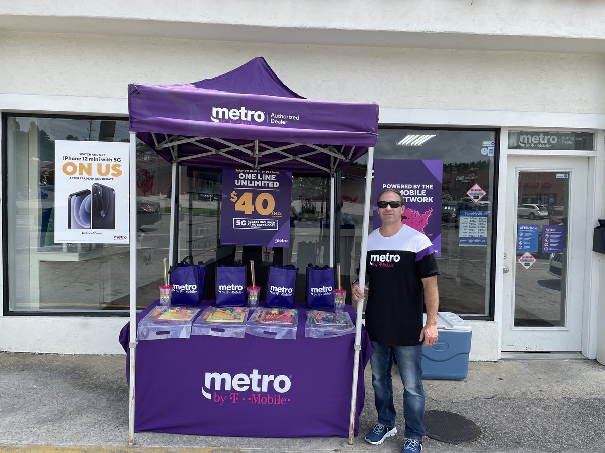 Drewski82_'s tweet photo. Getting the first Back to School event kicked off 😎 @TonyCBerger @CandiceMEngland @meganpanicucci #eventchallenge https://t.co/mjhQMm4Xtn