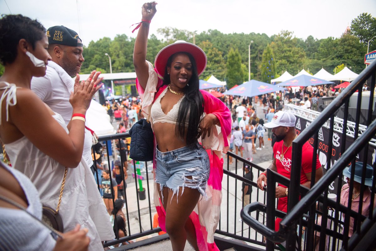 rocksteadyatl's tweet image. Pulling up to the next #rocksteadyblockparty like…. 💃🏽 

📸 @NikonPapi