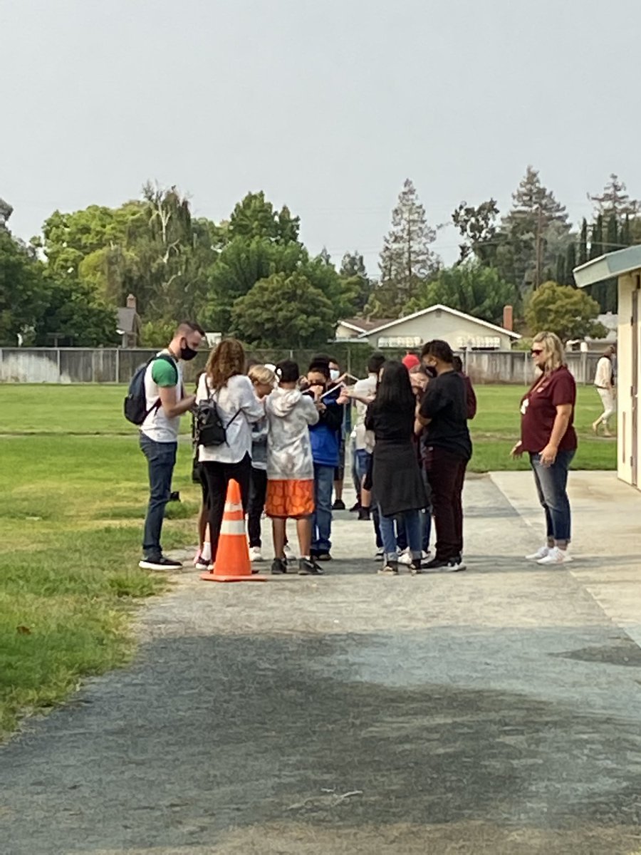 WEB Leaders welcoming our 6th graders with field day! <a href="/EdmsToros/">El Dorado MS</a> <a href="/BoomerangPrjct/">Boomerang Project</a> <a href="/MtDiabloUSD/">MDUSD</a>