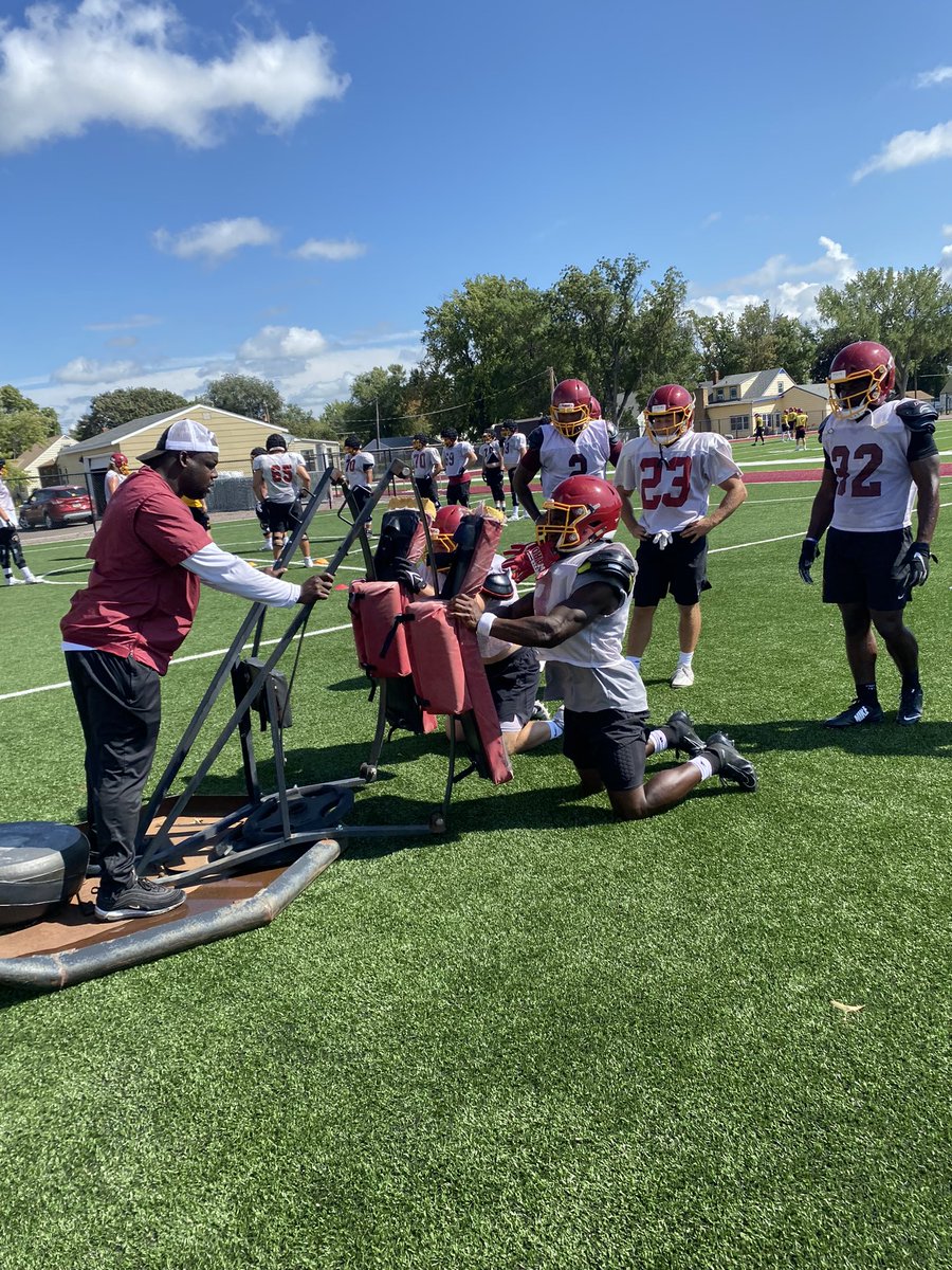 Northern State Football🐺 🏈 tweet media