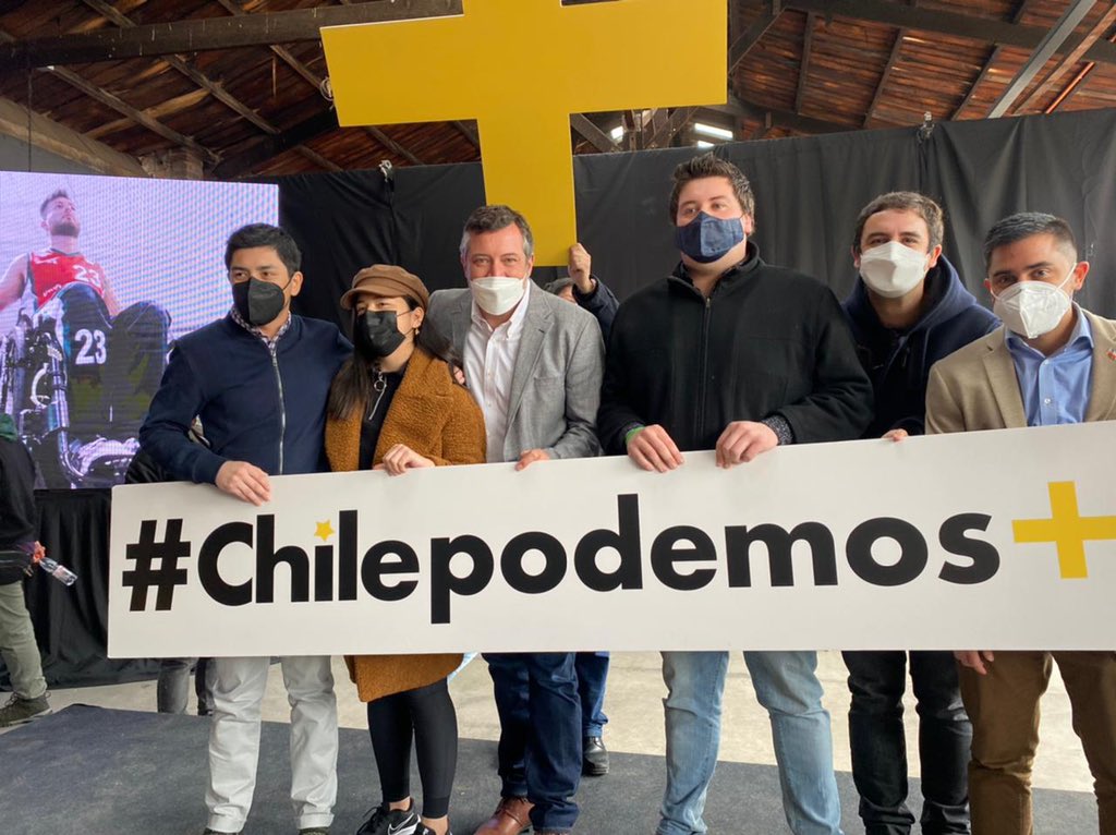 juventudes_pri's tweet image. Nuestro presidente nacional de @juventudes_pri @ManuelJaraV junto a nuestro candidato presidencial @sebastiansichel en conjunto a las juventudes de #chilepodemos+ @JuventudRN @JuventudEvopoli @nngg_udi para construir juntos el Chile que Queremos