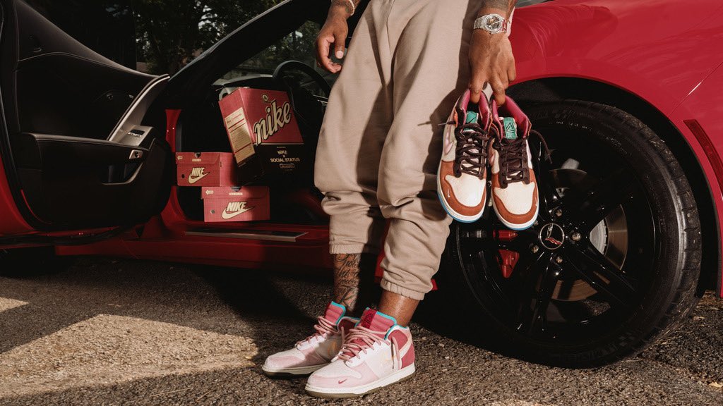 snkr_twitr's tweet photo. 📝 Social Status x Nike Dunk ‘Free Lunch’ release dates

Chocolate Milk Dunk Dropping 9/4
Strawberry Milk Dunk Dropping 9/18 https://t.co/VoDQI2iU6G