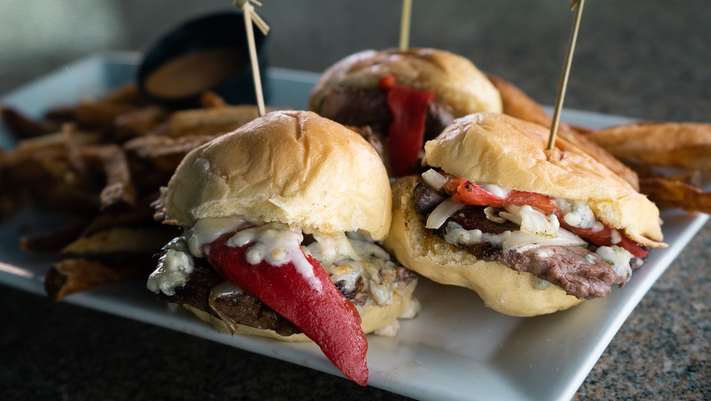 hijinksboca's tweet photo. The only way to end the week is with some Filet Sliders and pre season football 🍔 🏈  You can always find all your favorites here at Hijinks! 

#food #foodporn #foodie #bocaraton #instafood #foodphotography #boca #palmbeach #palmbeachcounty #soflo #eatlocal #yummy https://t.co/aFSPI7AS06