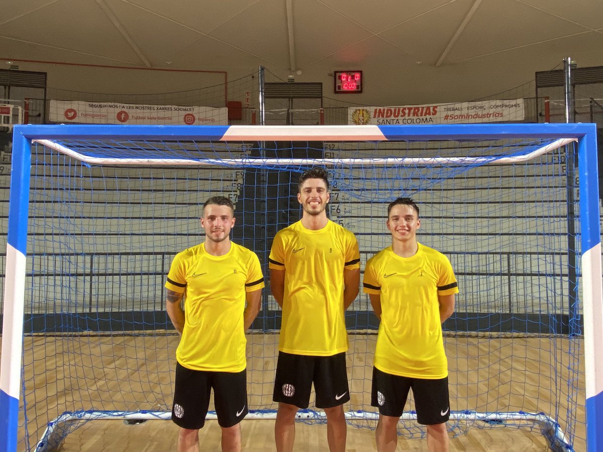 Industrias Santa Coloma (@fsalagarcia) on Twitter photo 🆕👀 Las tres caras nuevas del primer equipo
<a href="/SantiRufa/">Santi Rufa</a>
<a href="/NandoTorres_4/">Nando Torres</a>
<a href="/davidpr00/">David Peña</a>
¡Listos para una temporada ilusionante!
⚫⚪ #ADNIndustrias #OrgullColomenc 🆕👀 Las tres caras nuevas del primer equipo
<a href="/SantiRufa/">Santi Rufa</a>
<a href="/NandoTorres_4/">Nando Torres</a>
<a href="/davidpr00/">David Peña</a>
¡Listos para una temporada ilusionante!
⚫⚪ #ADNIndustrias #OrgullColomenc