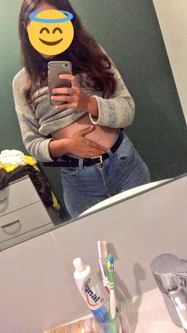 J'ai retrouv&eacute; une photo d'une amie, vous en pensez quoi ? 😇 https://t.co/uXZtzP9Dx6