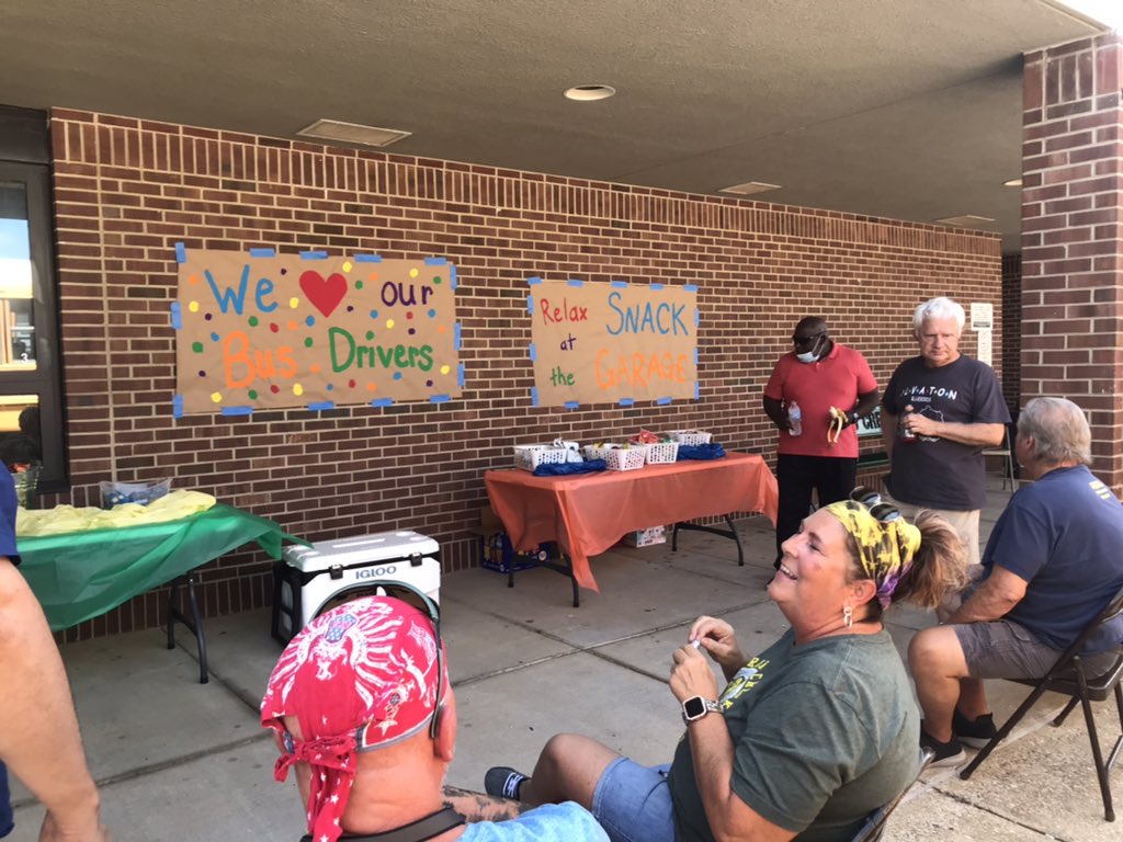 DCMSperks's tweet photo. DCMS loves our bus drivers and PTO @DrakesCreekMS 🐊🚌💚💛 https://t.co/LTUfRn8o1d