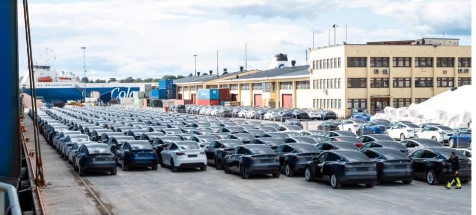 nasalahe's tweet photo. It’s happening 🥳🇳🇴🔋🇳🇴🔋🎁
#NotModelY #NotTesla $TSLA #Tesla https://t.co/OoJzbhYQPL