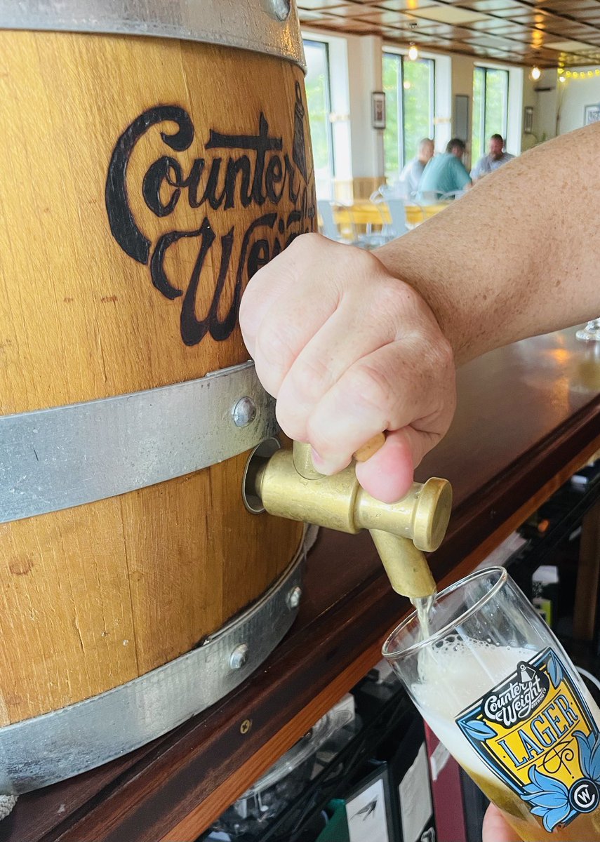 BrewingWeight's tweet photo. Stichfaß pours of Ein Helles available in the taproom today! Come see us for a beer or two.
#EinHelles
#FridayBeers https://t.co/nUlHQdyuyS
