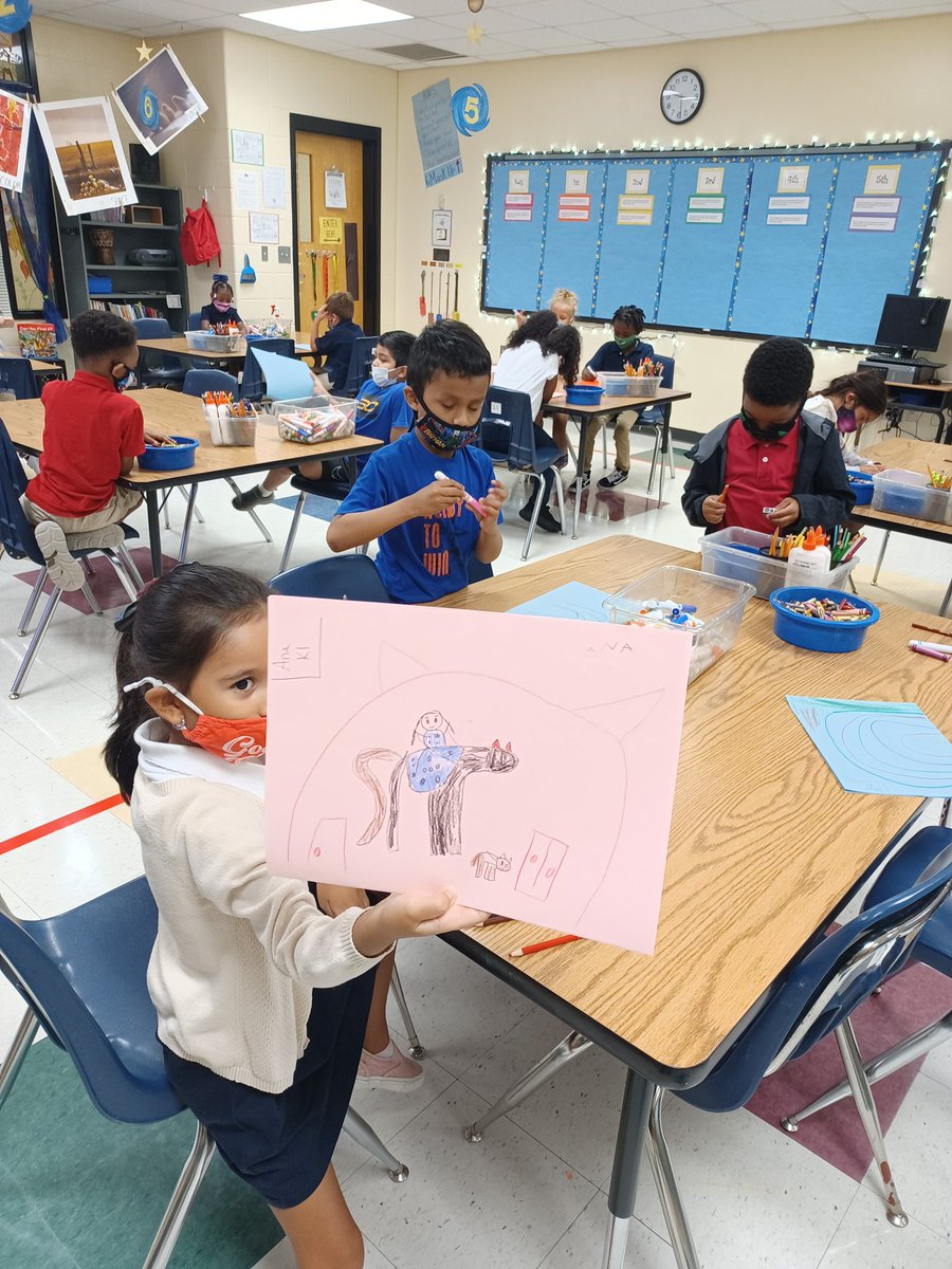 dses_art's tweet photo. This week @DunwoodySprings we discussed why and how artists use sketchbooks. Then, we created our own! "I'm riding a baby horse!". 😍 https://t.co/1LBe2FcvFT