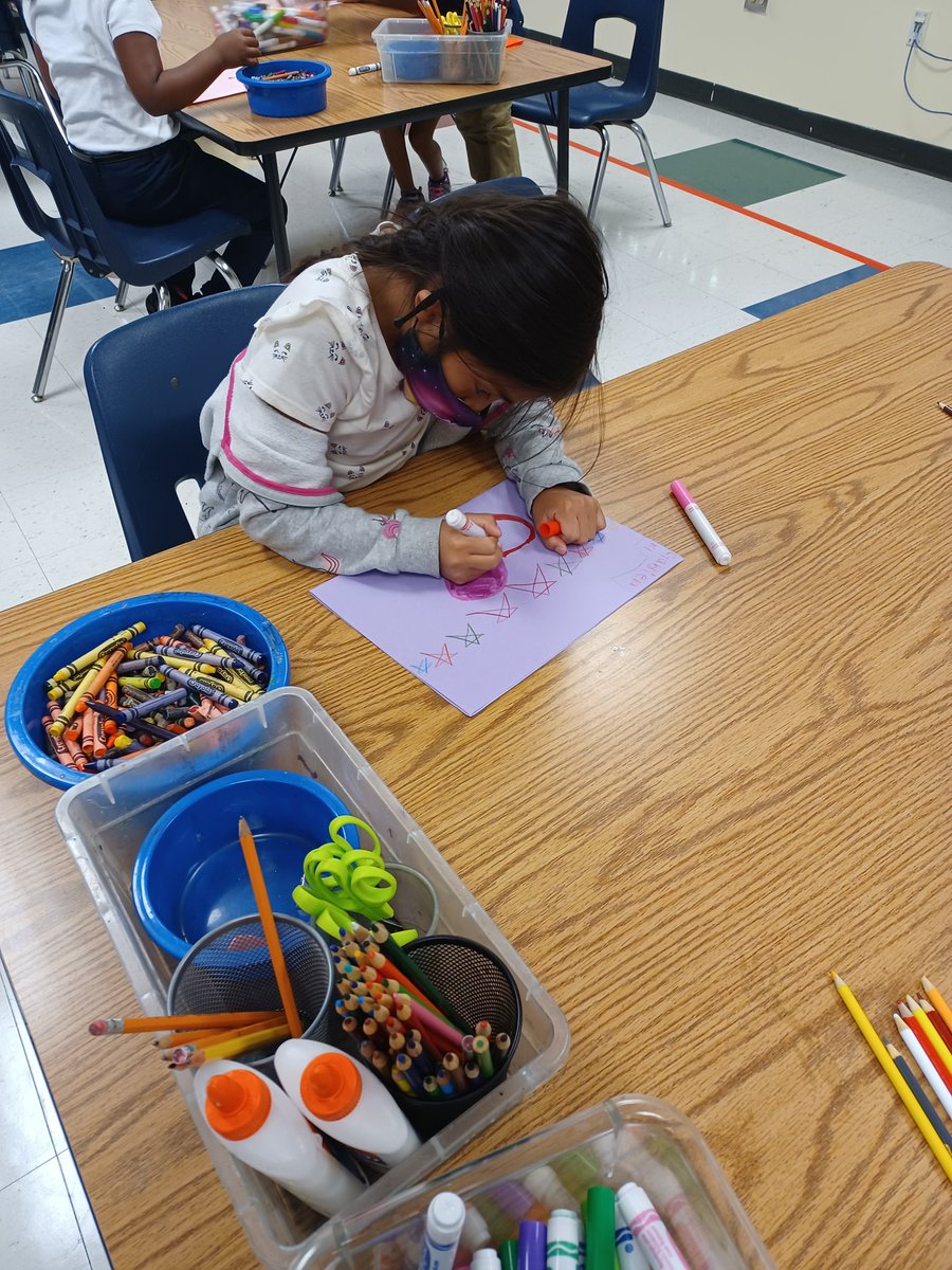 dses_art's tweet photo. This week @DunwoodySprings we discussed why and how artists use sketchbooks. Then, we created our own! "I'm riding a baby horse!". 😍 https://t.co/1LBe2FcvFT