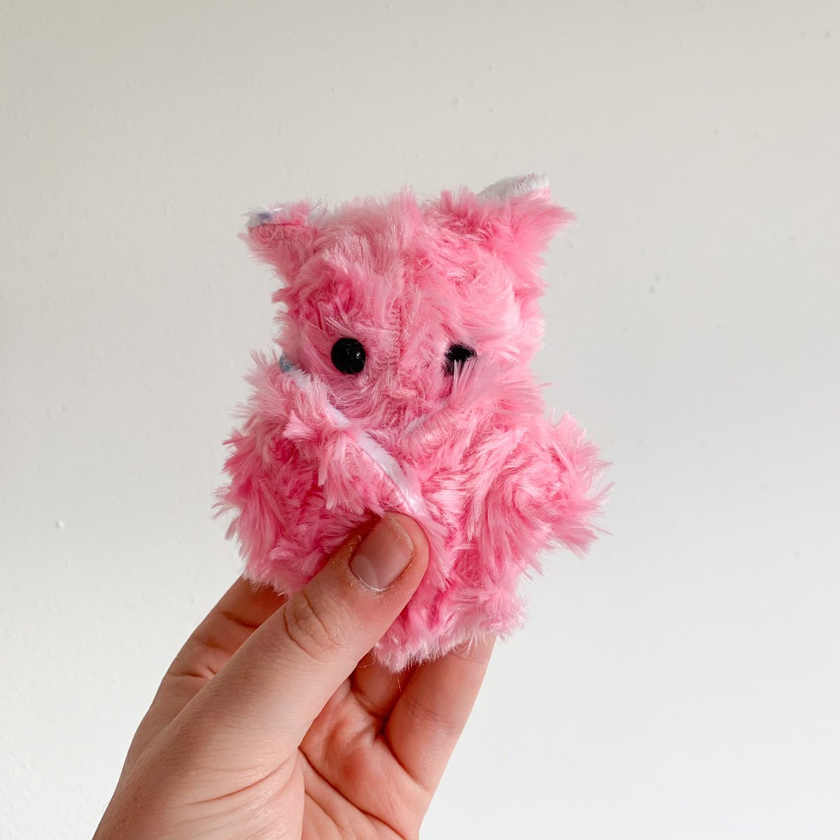 lyricstitches's tweet photo. 🌸✨GIVEAWAY✨🌸

I am giving away this little pink star bat as a thank you for an amazing update 🥺

To enter:

🌸 like &amp; RT
🌸 follow me @lyricstitches 
🌸 tag a friend! 

✨good luck✨ https://t.co/k9TjEkXCSw