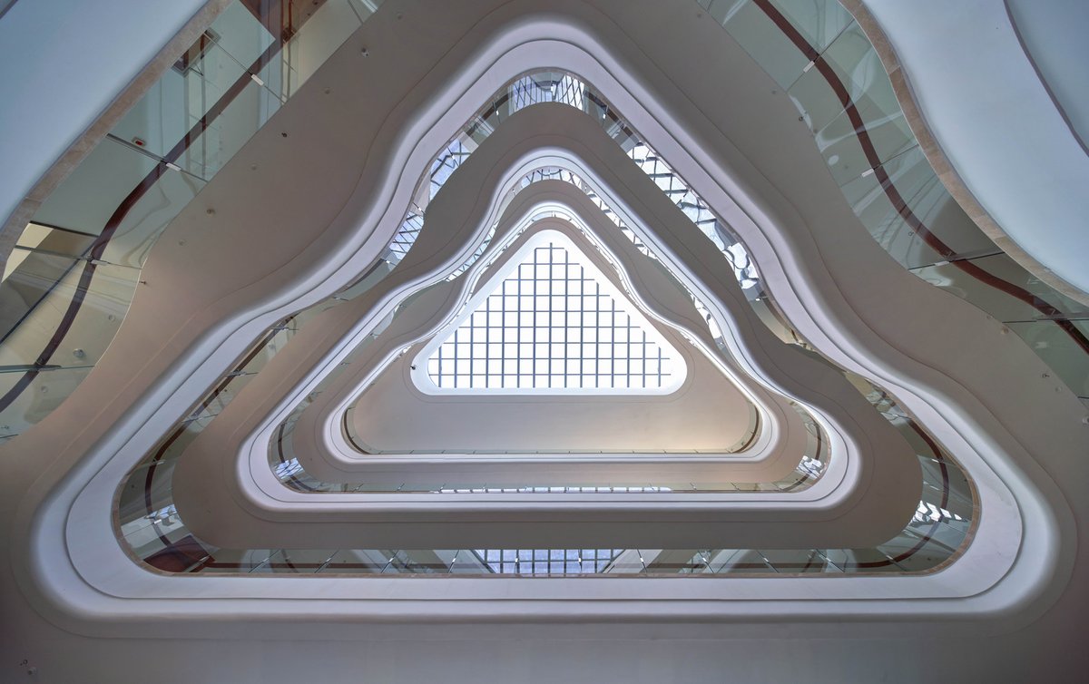 This #coolbuilding carries a lot of rounded edges and curves that help give it a softer look. #archi  cpix.me/a/127610401