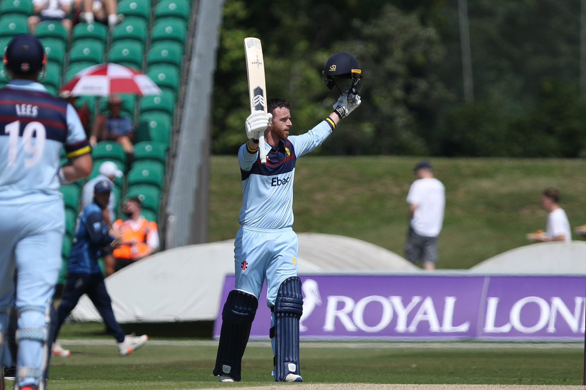DurhamCricket's tweet photo. 6️⃣4️⃣6️⃣ runs
1️⃣4️⃣1️⃣* highest score 
8️⃣0️⃣.7️⃣5️⃣ average 

Leading run scorer in the Royal London Cup, @GrahamClark16 🔥

#ForTheNorth https://t.co/zzLq0sqsmU