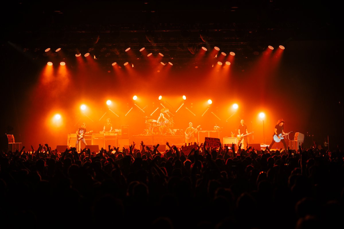 Foo Fighters tweet media