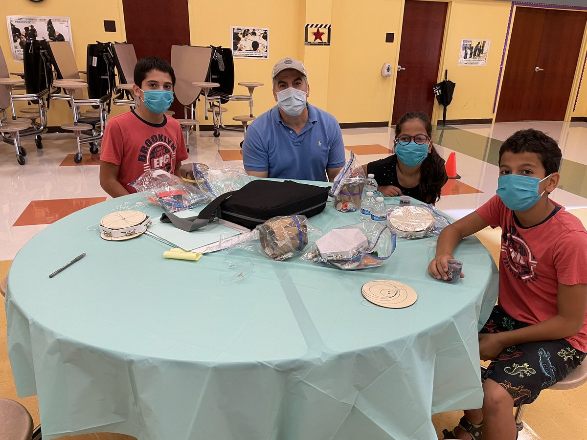 WalnutBendESWRS's tweet photo. Thank you to @TexasChildrens Grace Presbyterian Church and Friends of Westchase for their continued support on the immunization clinic for @WalnutBendES @HISD_Wraparound https://t.co/i46BEBWpAi