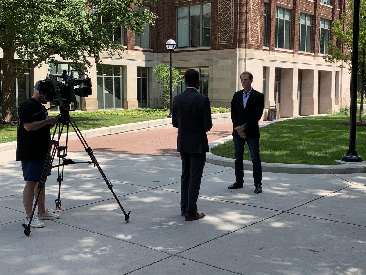 Director Dr. Steve Broglio (<a href="/UMKines/">Michigan Kinesiology</a> #AT professor) was interviewed by <a href="/wxyzdetroit/">WXYZ Detroit</a> reporter <a href="/Darren_WXYZ/">Darren Cunningham WXYZ</a> on #concussion and the latest "Tackle Can Wait" PSA featuring <a href="/BrettFavre/">Brett Favre</a>. The segment will air Monday, 8/23 during the 6pm News. #Leadersandbest #UMich
