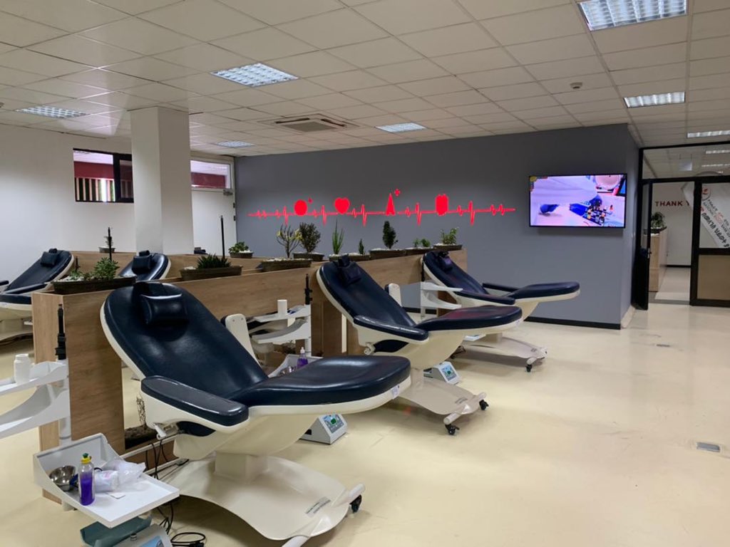 This will allow blood banks to be more efficient and ensure the safety of blood and blood products. 

We also visited the remarkable renovation of the National Blood Bank offices and donation area made conducive for donors and staff.
3/3