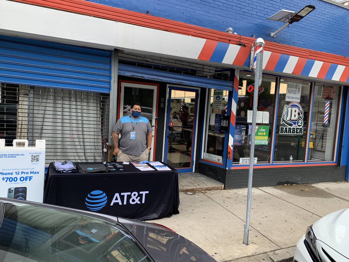 Franklin locking down another table day on this gloomy Friday @SeanParkinson82 <a href="/keroninc/">Keron Incarnato</a> <a href="/CarolWalsh01/">Carol Walsh</a>  #inmotion #switchovereveryday