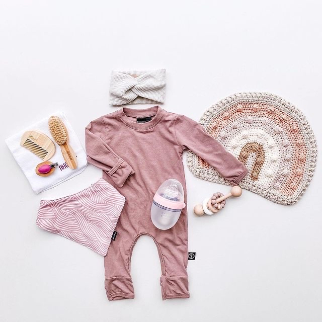 yyzdistribution's tweet photo. All the cutest essentials featuring @rhoosting baby grooming tools and the #bestbottleever @comotomobaby 💅🍼

📷@petitnordique.boutique
#flatlay #babyessentials #babygirl #girlmom #momlife #momessentials #babygrooming #bottlefeeding #comotomo https://t.co/lQli0jSP1k
