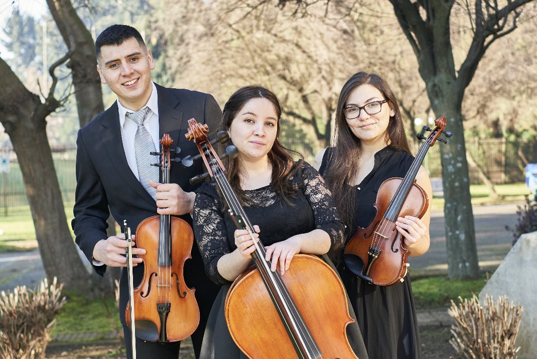 HOY: Concierto #CuerdAmérica traerá al escenario del <a href="/teatrotemuco/">Teatro Municipal Temuco Camilo Salvo</a> los sonidos y ritmos del continente. Más info--> bit.ly/2UyTjLB
