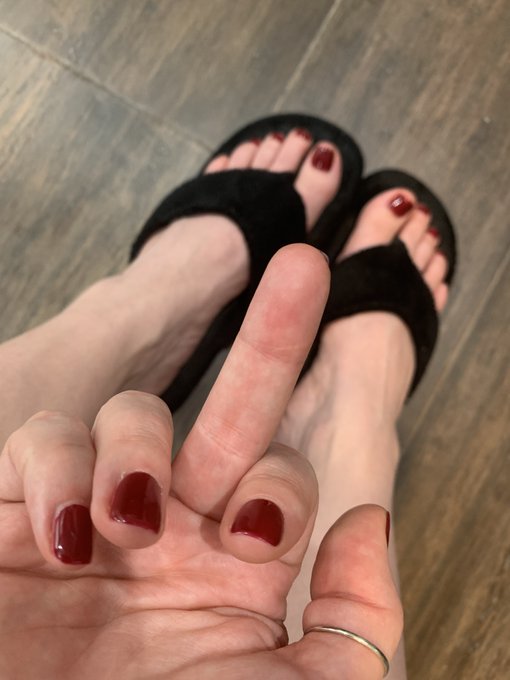 Most expenzsivest pedi ever. $72  Foot boy puts that cash back into my wallet. https://t.co/bjf9Oidl<a href="/tag/footfetish"class="tags"><span>#footfetish</span></a><a href="/tag/joi"class="tags"><span>#joi</span></a><a href="/tag/wrinkledsoles"class="tags"><span>#wrinkledsoles</span></a>