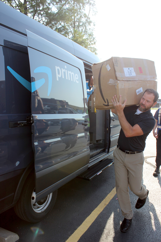A special delivery of backpacks and supplies from Amazon made certain our students were ready for school this week.

Thank you, Amazon!

#thrivein375
#backtoschoolin375