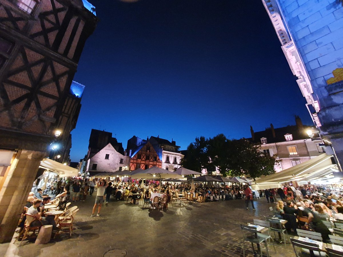 PMarlier's tweet photo. Place Plumereau #VieuxTours
#Tours #Touraine https://t.co/ppQXPhQwzC