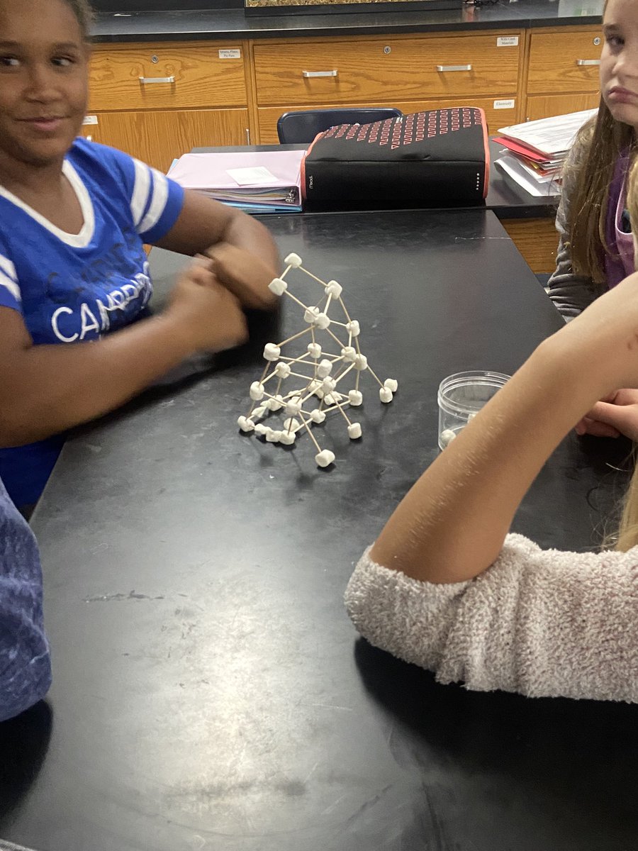 MrsNicholes18's tweet photo. What a great first week of school with our new 7th graders! We had teamwork challenges, lots of laughs, and ended our week with a great hall of fame induction assembly at the high school. @CMSBOBCAT https://t.co/FdNXkdlNYw