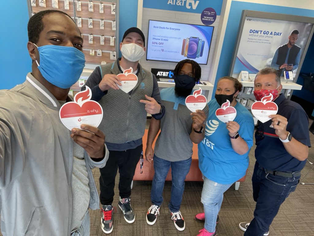 Hanging with The Dawsonville GA Team Bo,DeAndre,Bridget and Emellio. Putting through a $400 donation for AHA! #EGA @akbarprime1 @primecomms
@howardweems