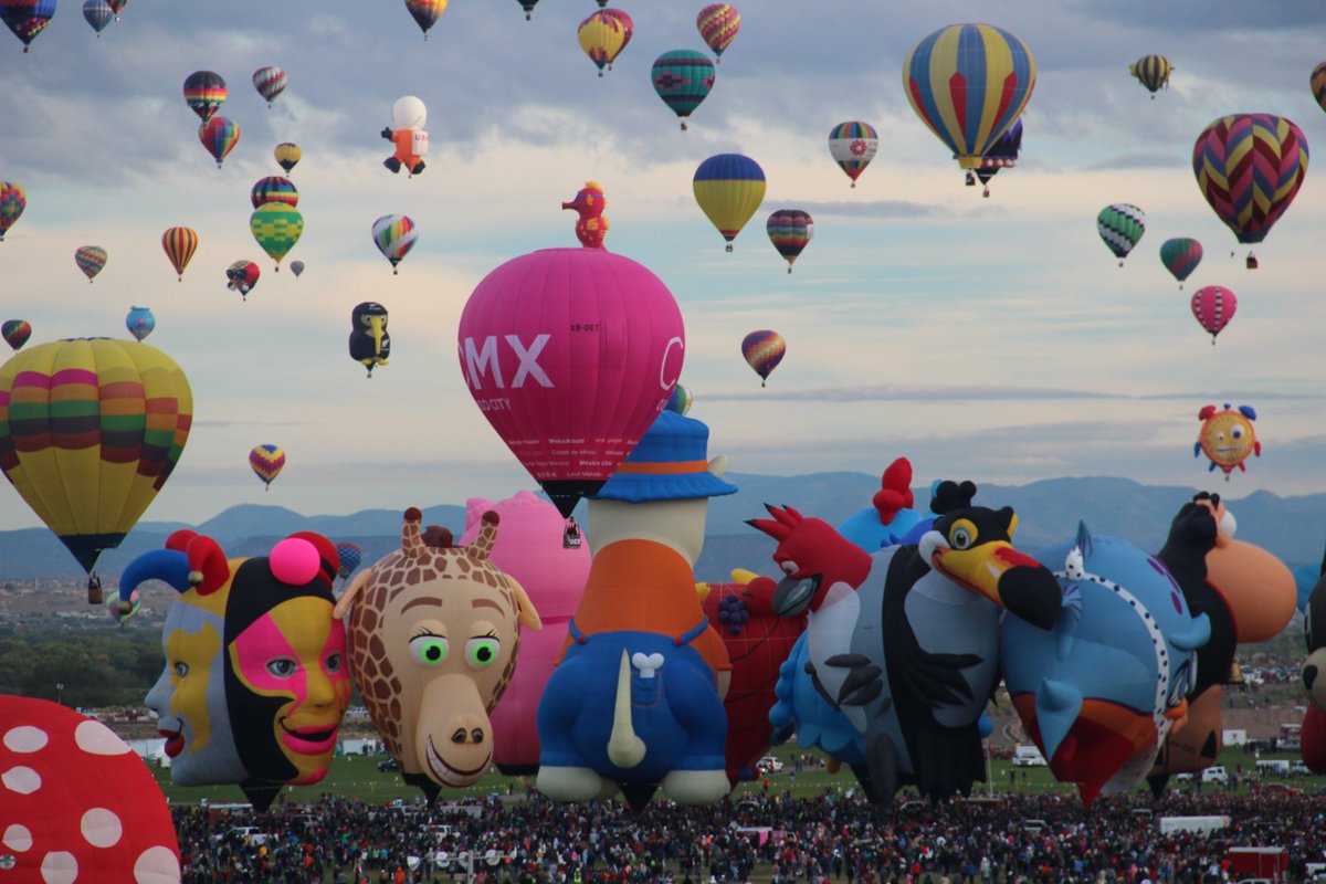 balloonmuseum's tweet photo. What is your favorite special shape balloon? Tell us!👇
#ABQBalloonMuseum #BalloonMusuem #ABQBalloonFiesta #SpecialShape #HotAirBalloon #SpecialShapeRodeo https://t.co/PVPb5XpS1R