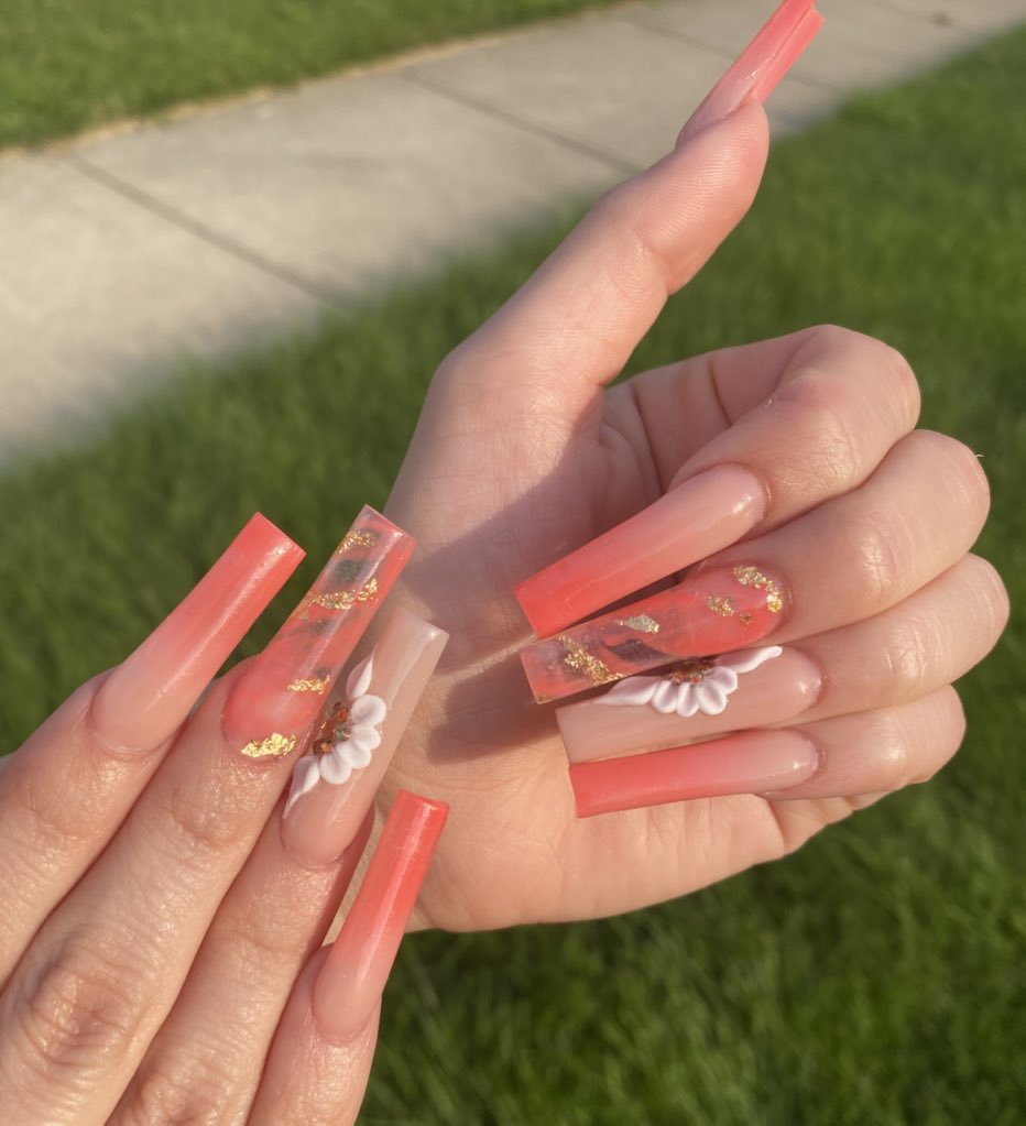 Lillian_010's tweet photo. Home based nail tech looking to build my clientele✨message me for booking info, or support me on Instagram for any nail related needs:) please share for others to see https://t.co/piCwTtlQZv https://t.co/CbwtNirXcu