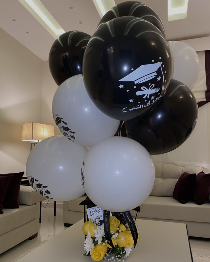 Yreai's tweet image. There can be no better day in my life than this day 🤍 الحمدالله على التمام  #graduation 🎓 #Eng21