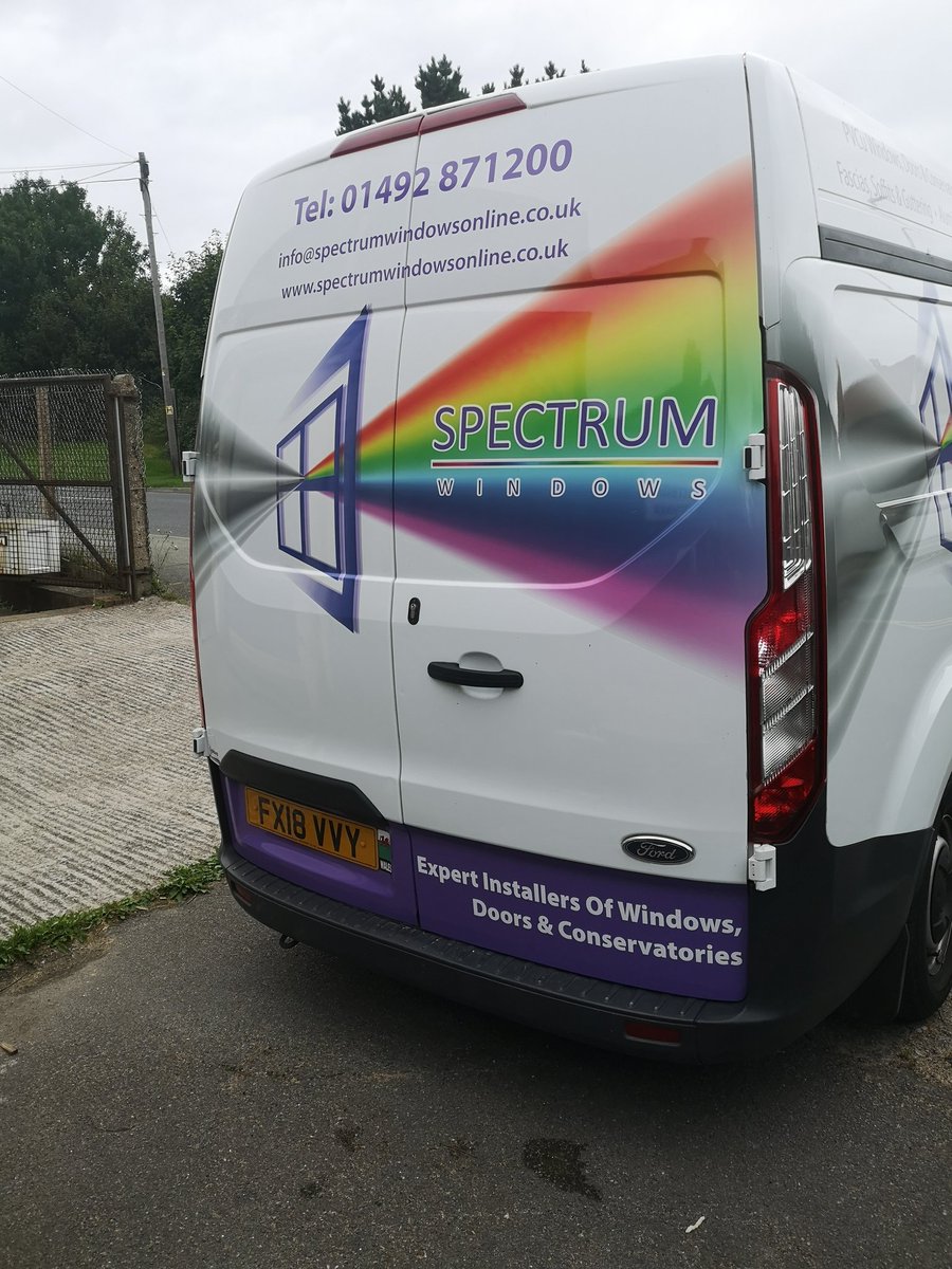 spectrumwindows's tweet image. Wow!! 😍Thank you adam @signsunlimited7. Our new vans with the new look are looking amazing. Top job 👌👏👏👏