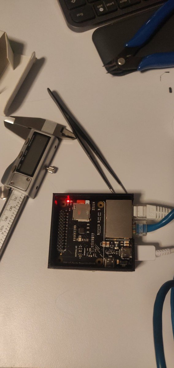 dergeberl's tweet photo. Playing around with the small raspberry pi cm4 router board from @dfrobotcn. Thanks @geerlingguy for showing us this interesting board. @einfachnuralex3 https://t.co/dbCfHaiJkM