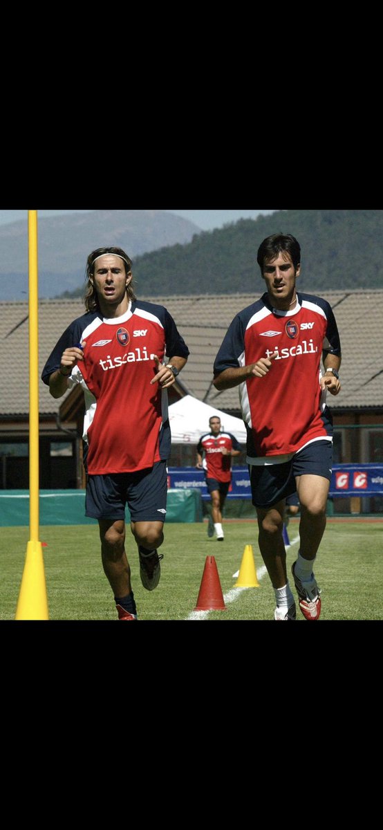 Orgoglio cagliaritano in ogni stadio d’Italia… in bocca al lupo Marcolino Mancosu 💪❤️ #Spal 
<a href="/Markixeddu8/">Marco Mancosu</a>