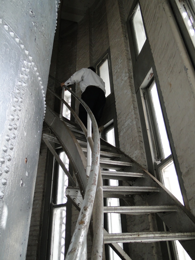 nolacampanella's tweet image. Inside and outside the cupola of Hibernia Bank Building, tallest structure in Louisiana from 1922 to 1935, and in New Orleans until 1962. Photos from 2011.